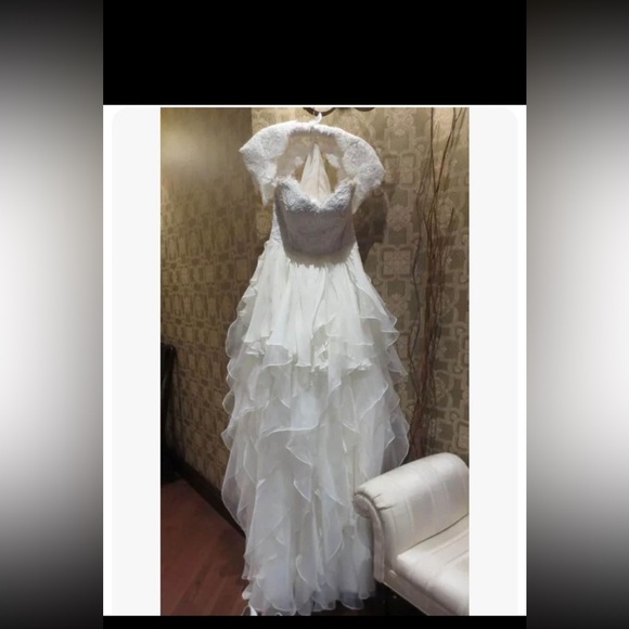 Hayley Paige KIRA Couture Wedding Gown size 10 - Picture 5 of 11